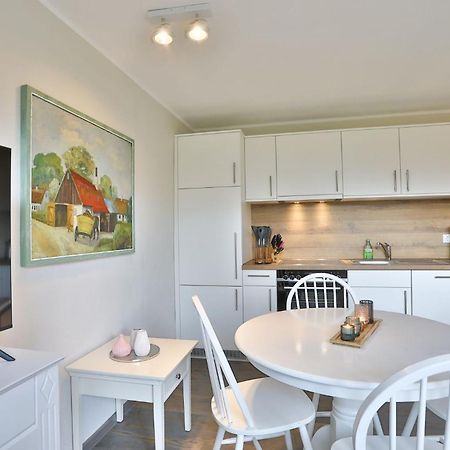 Ferienwohnung "Zur Rebe" Middelhagen Bagian luar foto