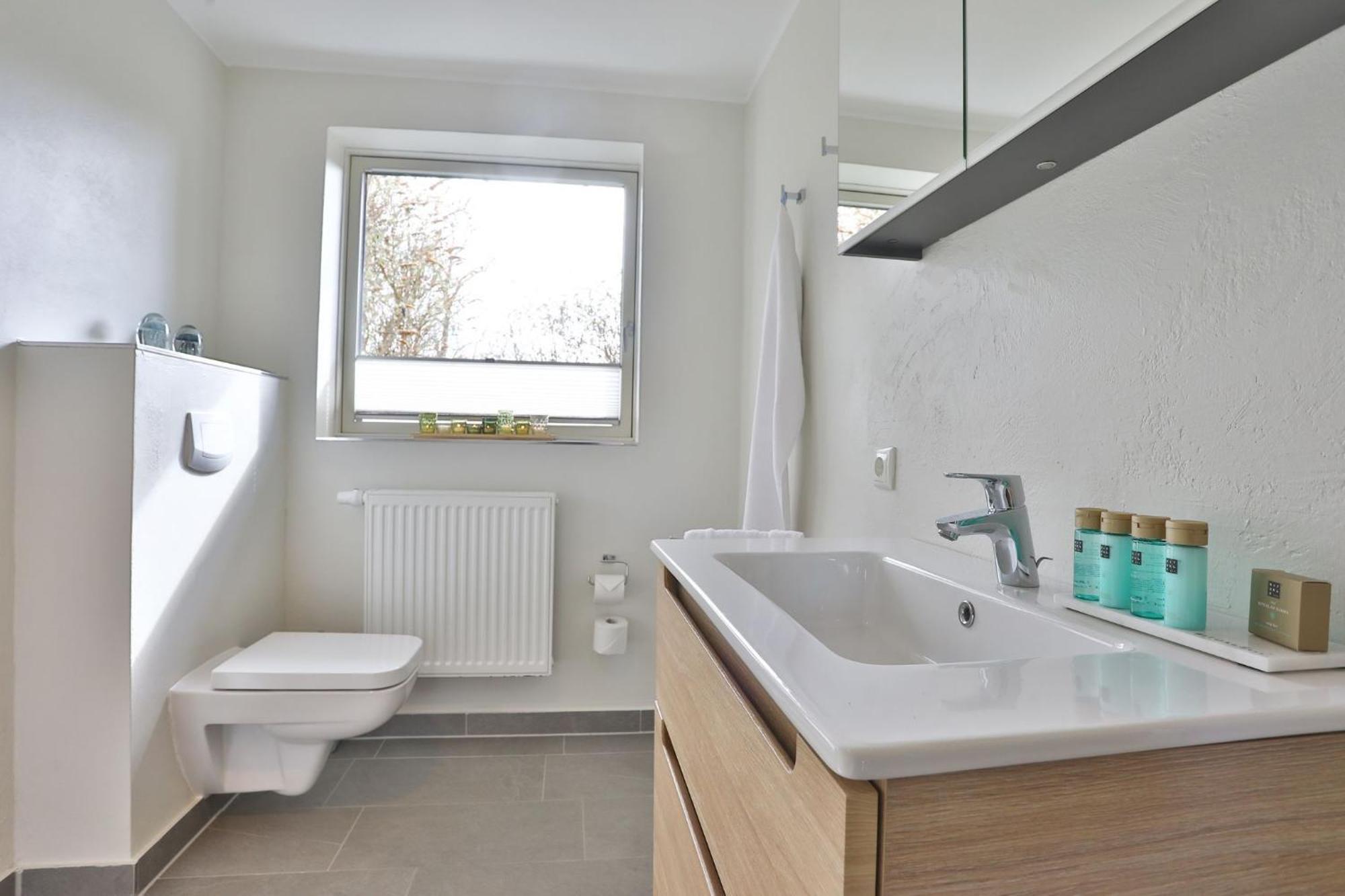 Ferienwohnung "Zur Rebe" Middelhagen Bagian luar foto